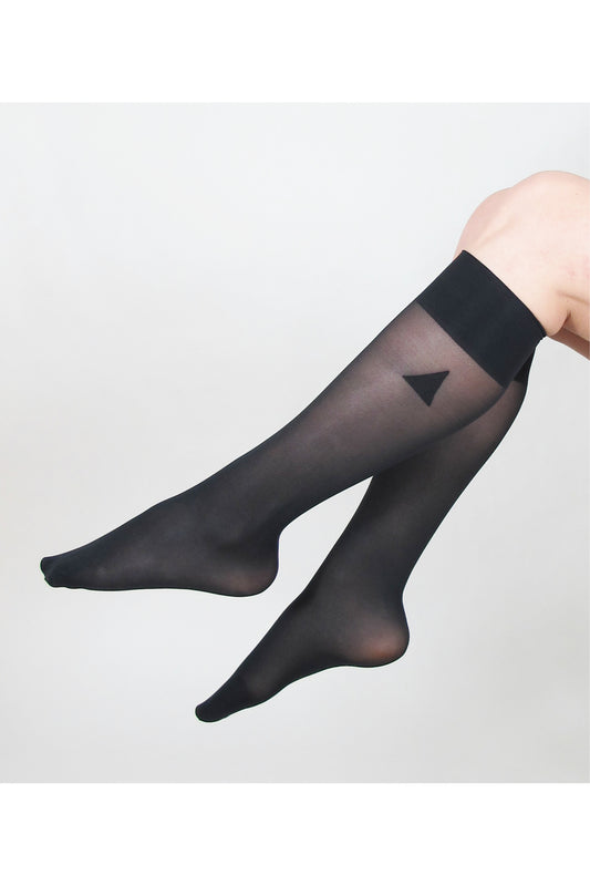Svarta knästrumpor i biobaserad nylon. Black knee highs in biobased nylon, 40 denier.  Bio based nylon from castor plants.