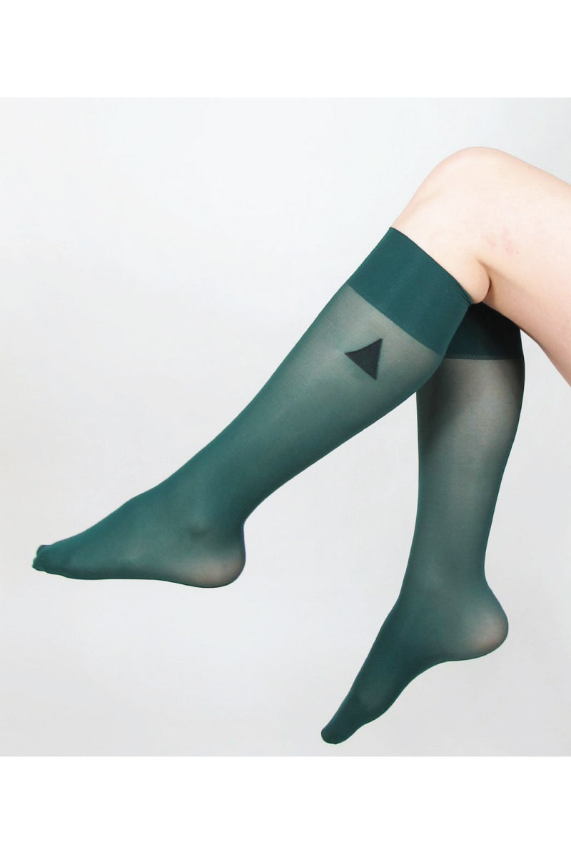 Gröna knästrumpor i biobaserad nylon. Green knee highs in biobased nylon, 40 denier.  Bio based nylon from castor plants.